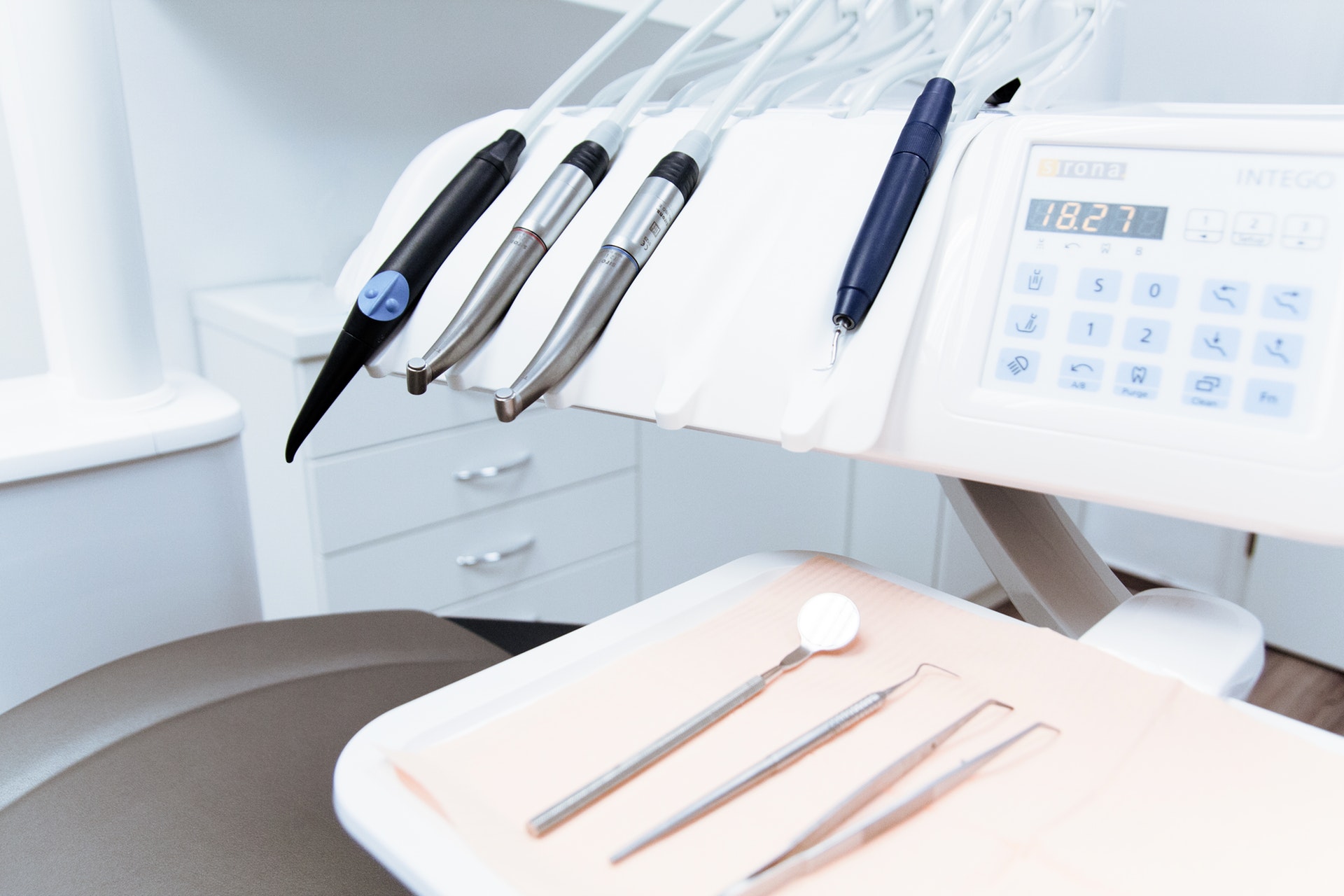 Easy Practices You Can Do at Home to Keep Your Teeth Healthy