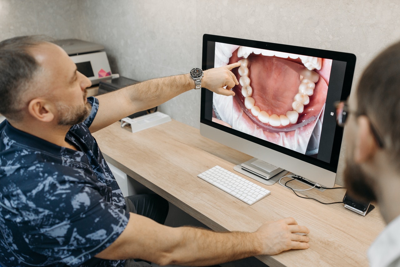 Techniques in Adjusting to New Dentures Faster